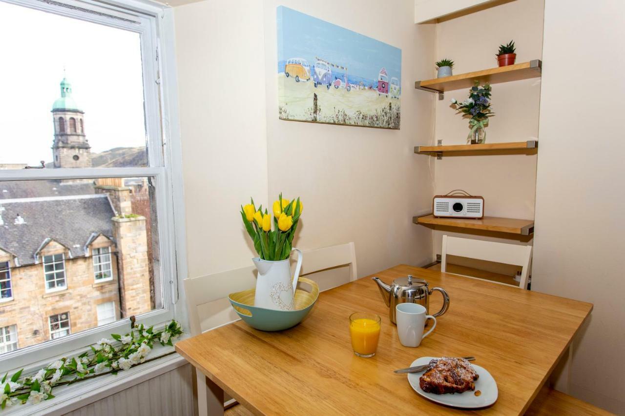 Spacious 2 Bed Apartment In The Heart Of Old Town 爱丁堡 外观 照片