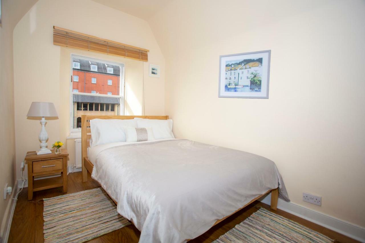 Spacious 2 Bed Apartment In The Heart Of Old Town 爱丁堡 外观 照片
