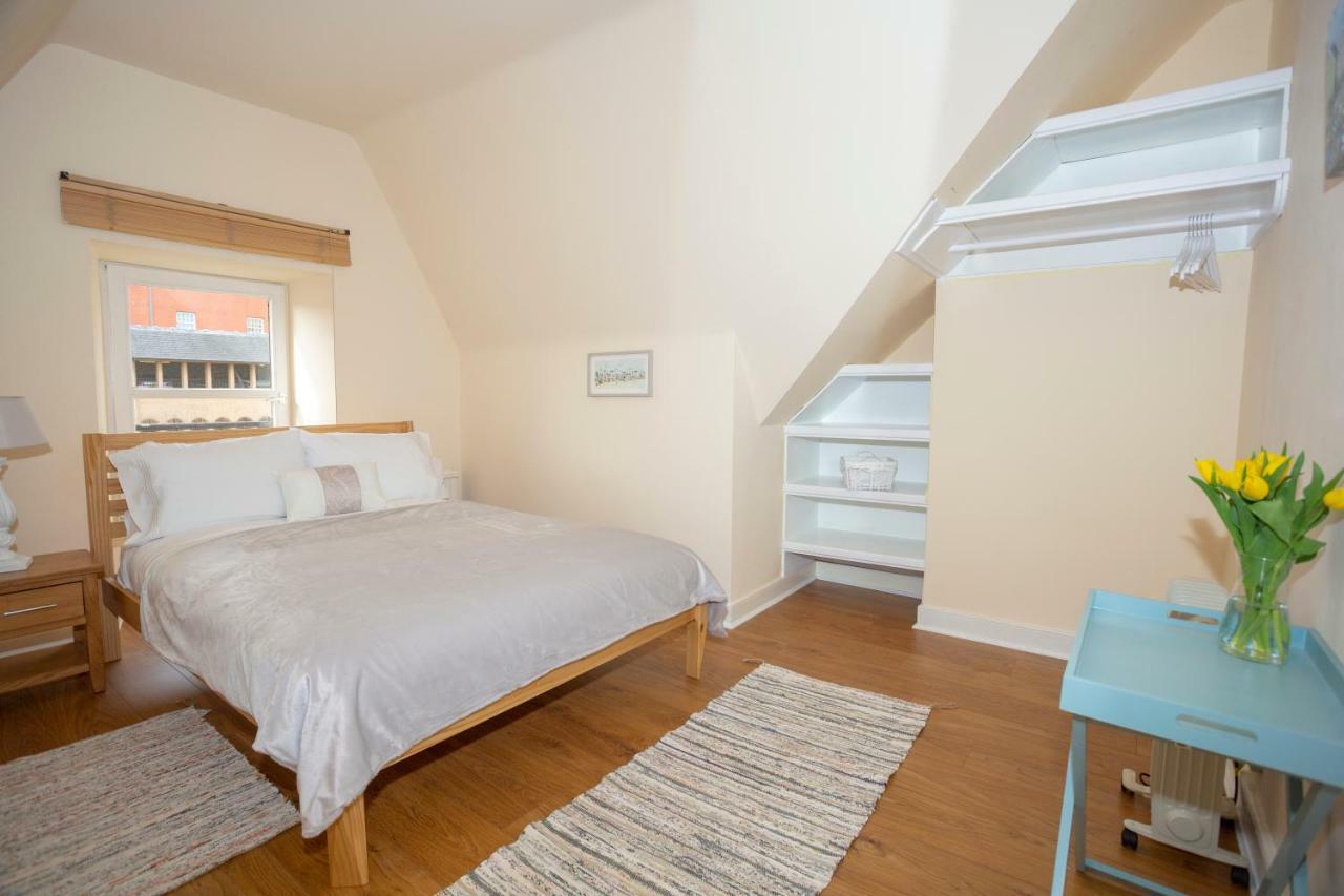 Spacious 2 Bed Apartment In The Heart Of Old Town 爱丁堡 外观 照片